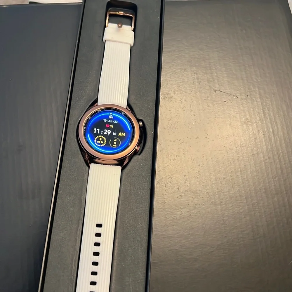 Samsung Galaxy 3 41mm W\charger and new band